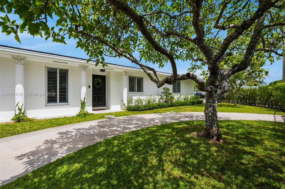 For Sale: $1,700,000 (4 beds, 3 baths, 2564 Square Feet)