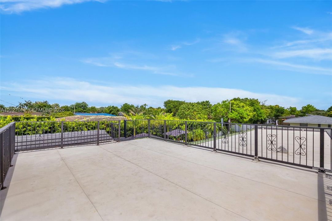For Sale: $1,700,000 (4 beds, 3 baths, 2564 Square Feet)