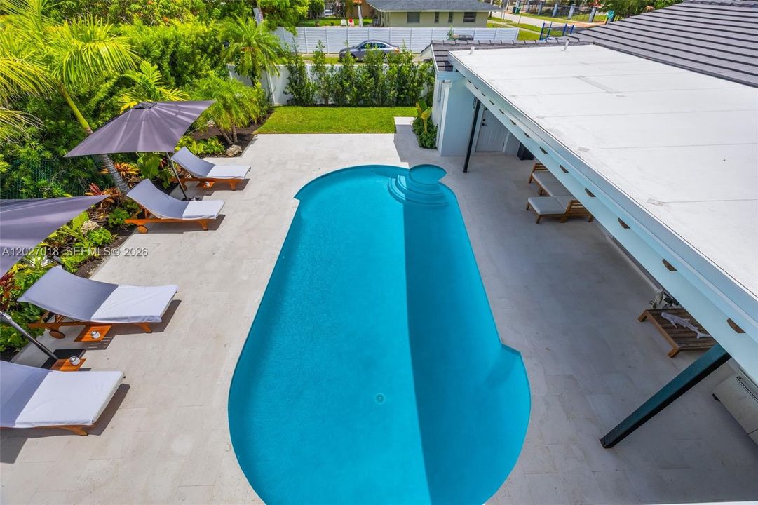 For Sale: $1,700,000 (4 beds, 3 baths, 2564 Square Feet)