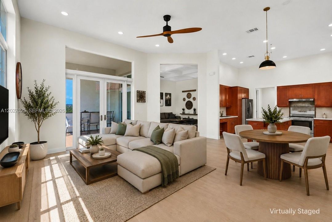 En Venta: $925,000 (4 camas, 2 baños, 2469 Pies cuadrados)