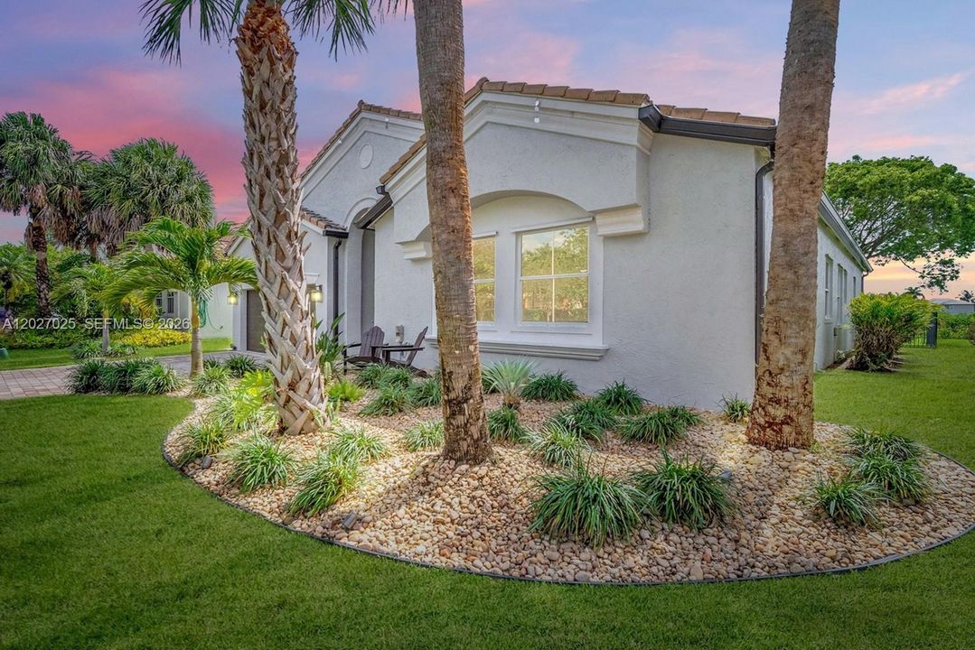 En Venta: $925,000 (4 camas, 2 baños, 2469 Pies cuadrados)