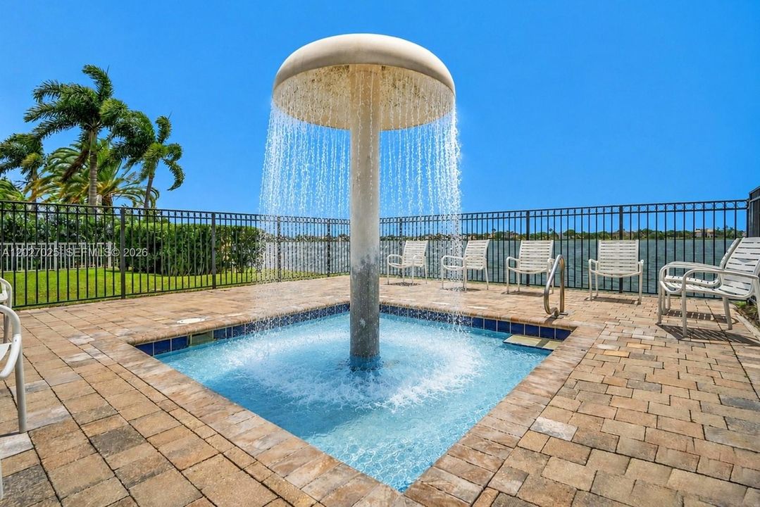 En Venta: $925,000 (4 camas, 2 baños, 2469 Pies cuadrados)