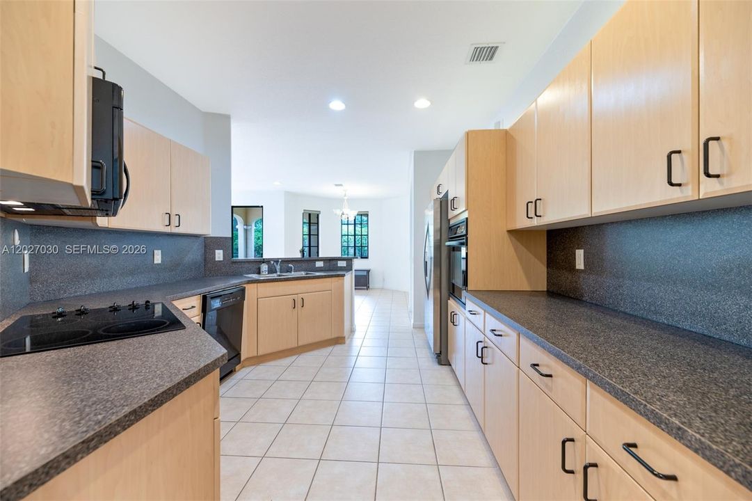 For Sale: $610,000 (3 beds, 2 baths, 1560 Square Feet)