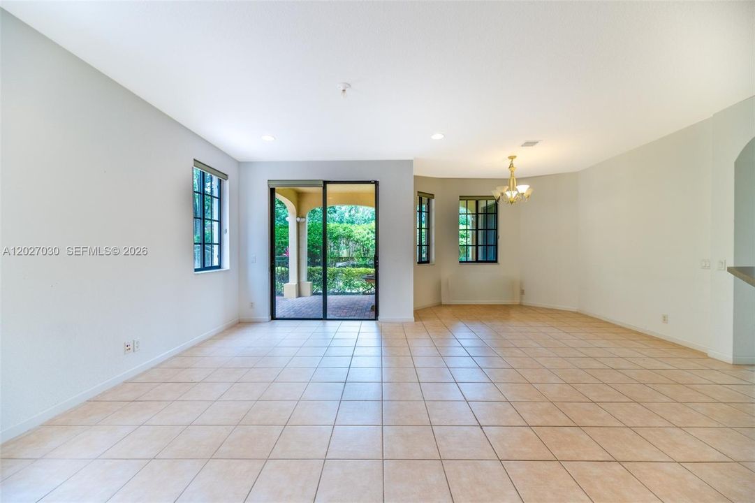 For Sale: $610,000 (3 beds, 2 baths, 1560 Square Feet)