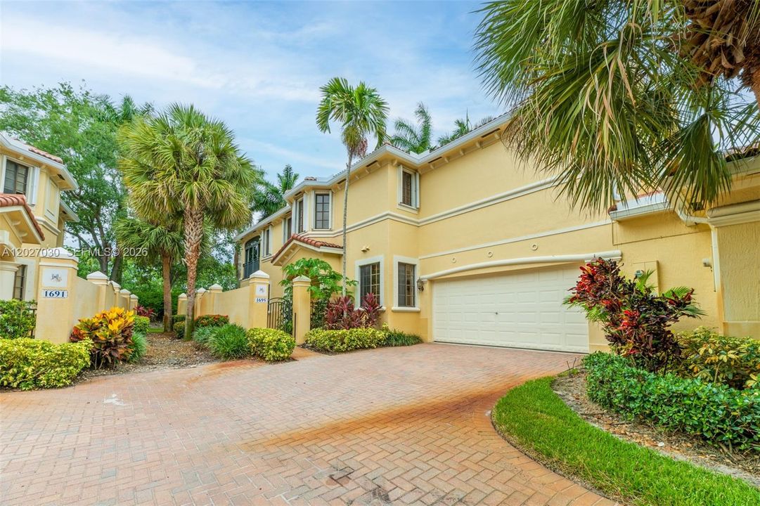 For Sale: $610,000 (3 beds, 2 baths, 1560 Square Feet)
