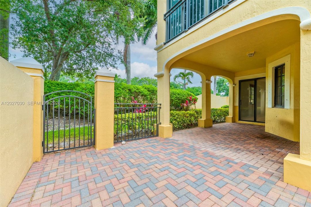 For Sale: $610,000 (3 beds, 2 baths, 1560 Square Feet)