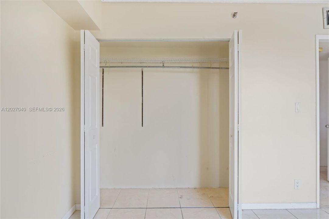 For Sale: $320,000 (2 beds, 2 baths, 1353 Square Feet)