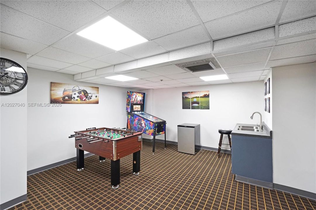 For Sale: $320,000 (2 beds, 2 baths, 1353 Square Feet)