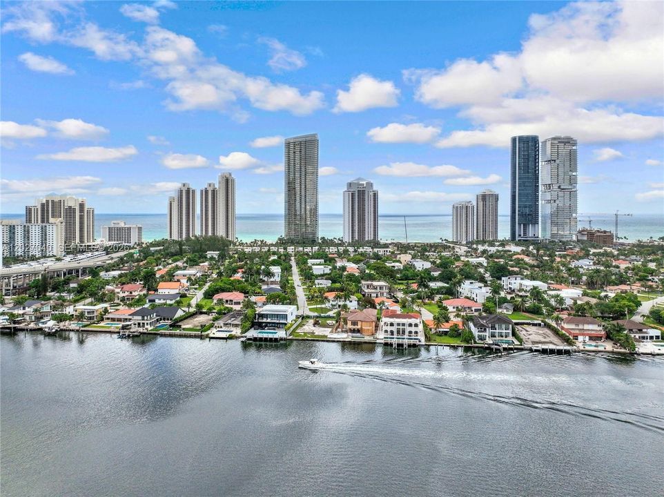 For Sale: $320,000 (2 beds, 2 baths, 1353 Square Feet)