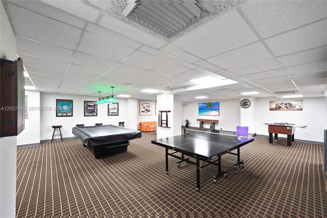 For Sale: $320,000 (2 beds, 2 baths, 1353 Square Feet)
