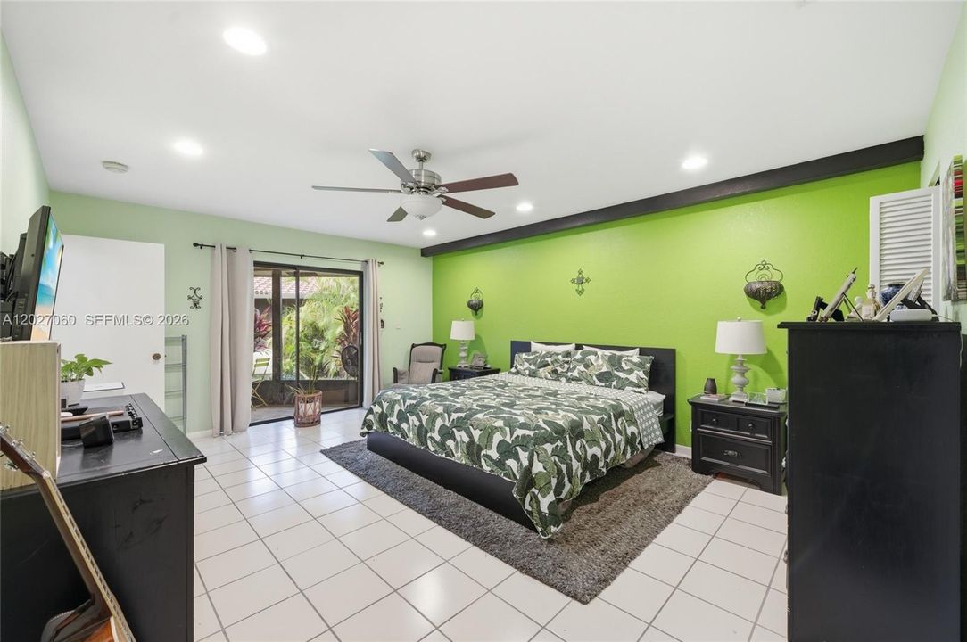 For Sale: $439,000 (3 beds, 2 baths, 1834 Square Feet)