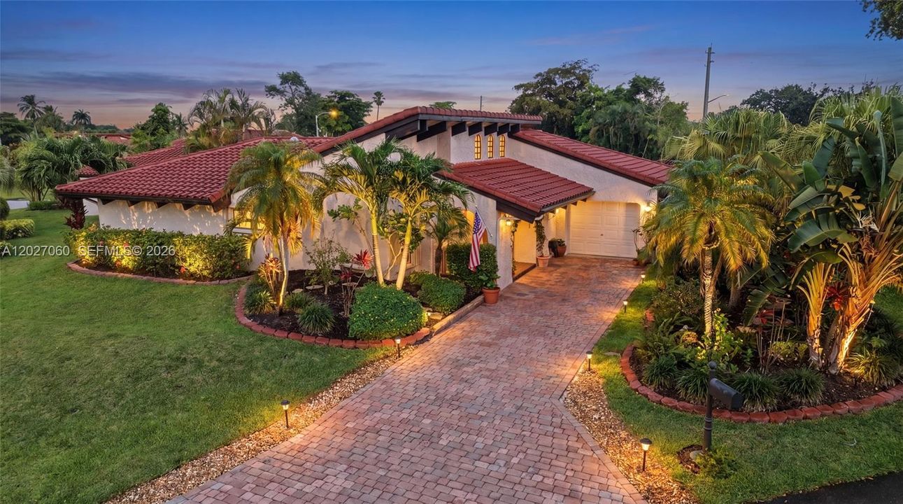 For Sale: $439,000 (3 beds, 2 baths, 1834 Square Feet)