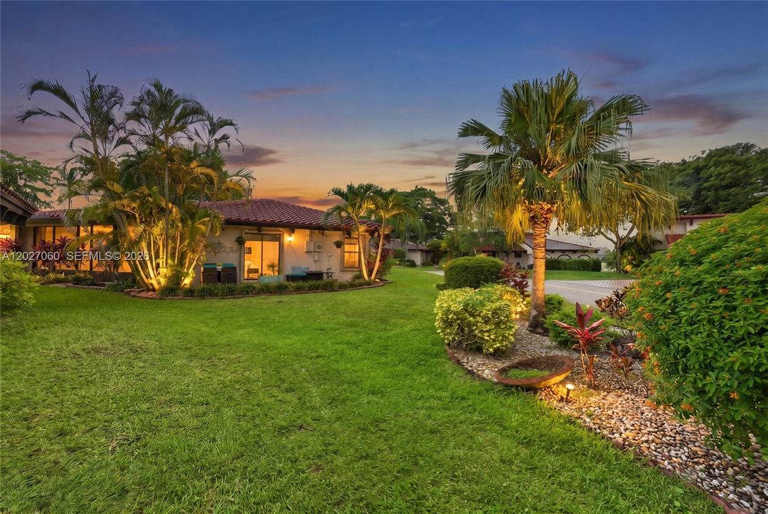 For Sale: $439,000 (3 beds, 2 baths, 1834 Square Feet)