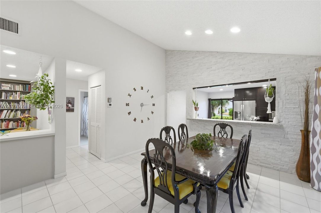 For Sale: $439,000 (3 beds, 2 baths, 1834 Square Feet)