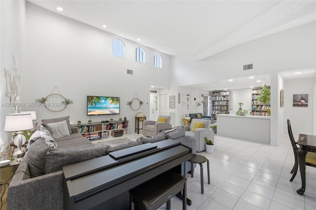 For Sale: $439,000 (3 beds, 2 baths, 1834 Square Feet)