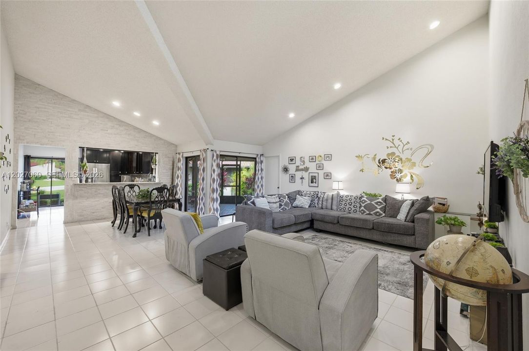 For Sale: $439,000 (3 beds, 2 baths, 1834 Square Feet)