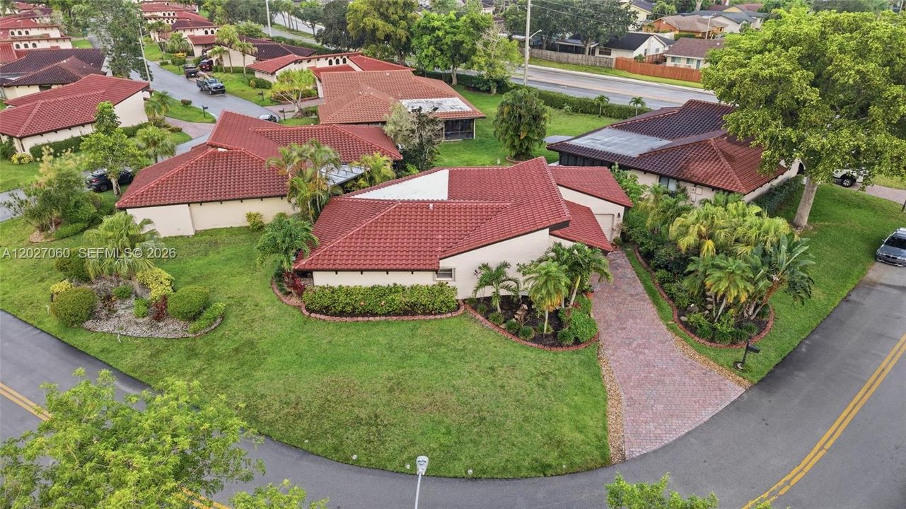 For Sale: $439,000 (3 beds, 2 baths, 1834 Square Feet)