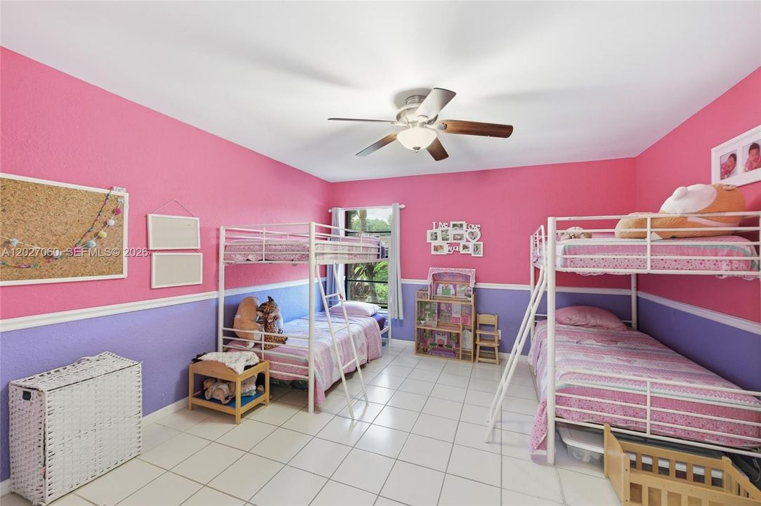 For Sale: $439,000 (3 beds, 2 baths, 1834 Square Feet)