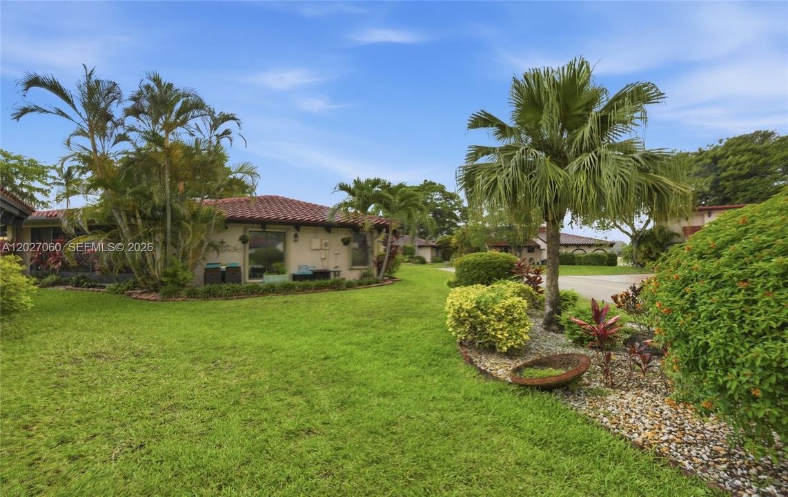 For Sale: $439,000 (3 beds, 2 baths, 1834 Square Feet)