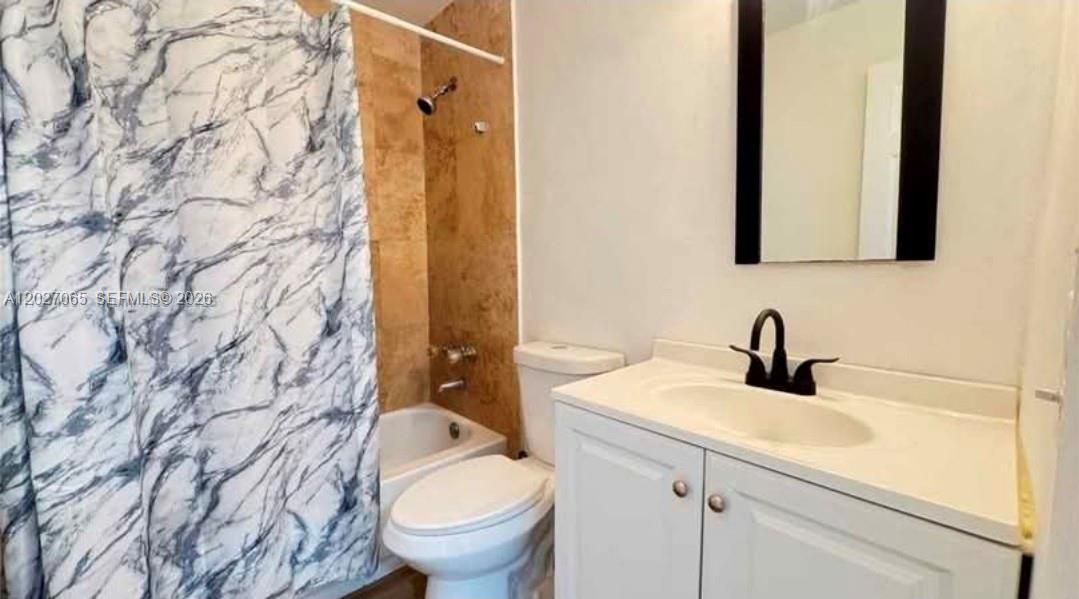 For Sale: $249,900 (2 beds, 1 baths, 827 Square Feet)