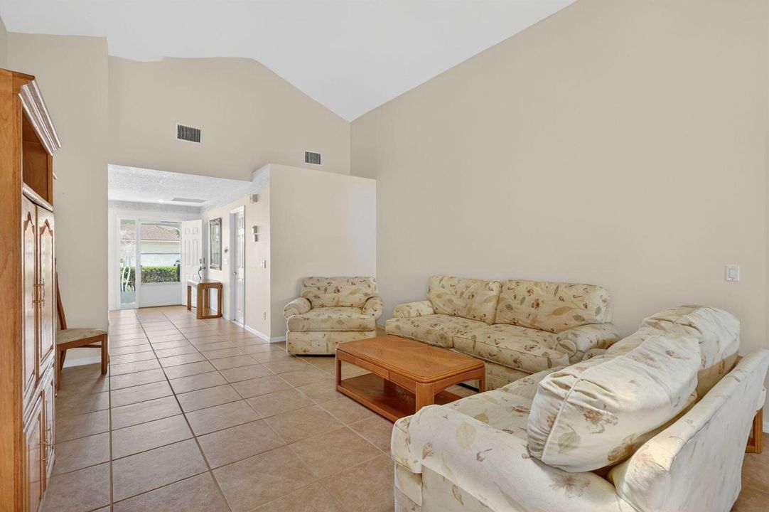 Skylight & Natural Light High Ceilings