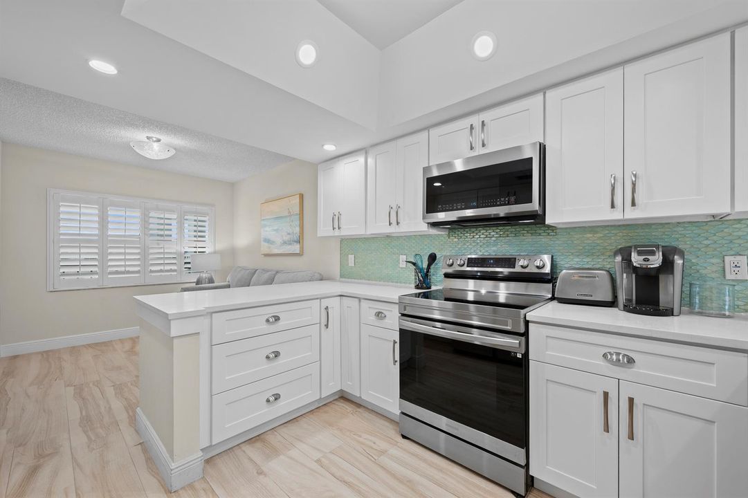 Gourmet Kitchen with Shaker Cabinets