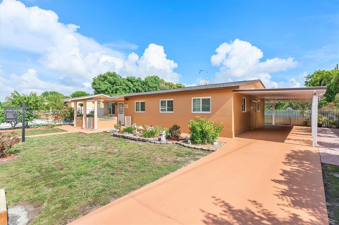 Active With Contract: $589,000 (4 beds, 2 baths, 1650 Square Feet)