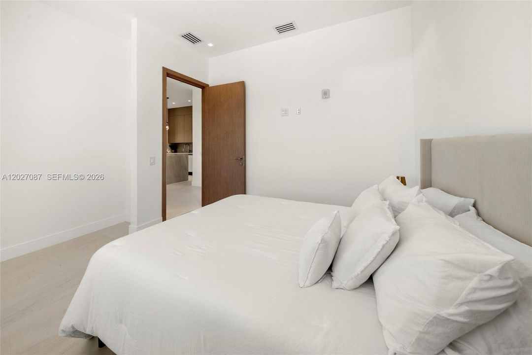 For Rent: $7,000 (2 beds, 2 baths, 1393 Square Feet)