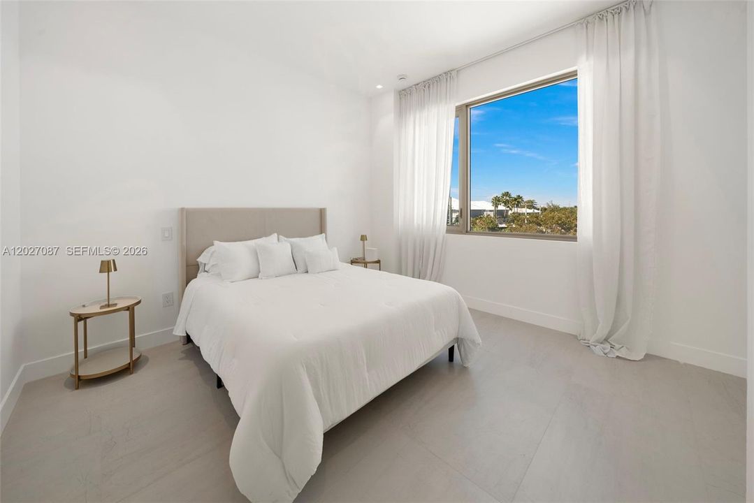 For Rent: $7,000 (2 beds, 2 baths, 1393 Square Feet)