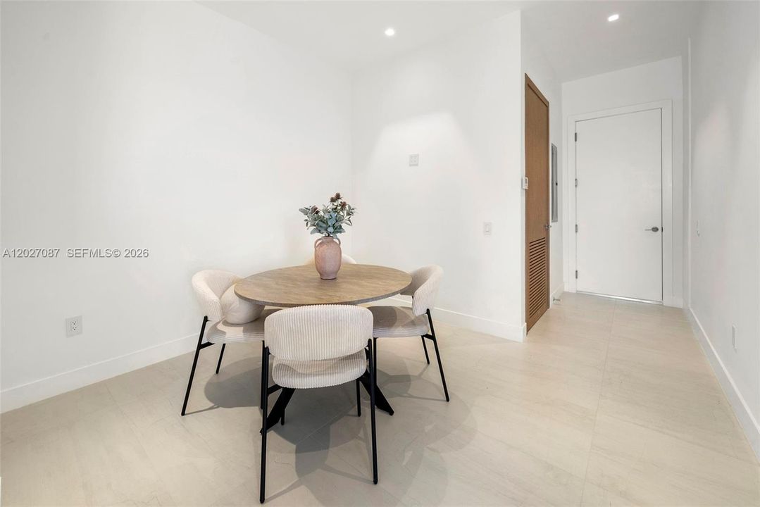 For Rent: $7,000 (2 beds, 2 baths, 1393 Square Feet)