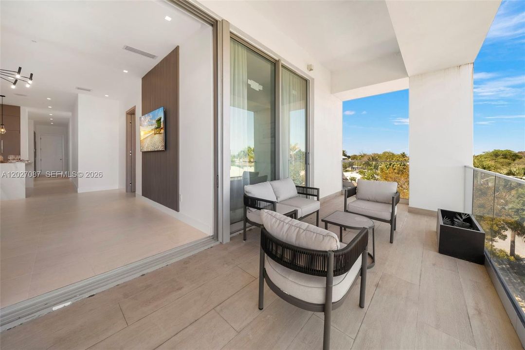 For Rent: $7,000 (2 beds, 2 baths, 1393 Square Feet)