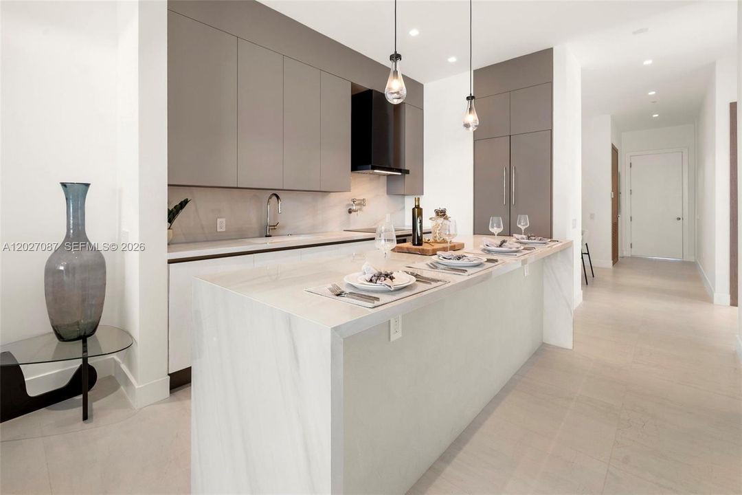 For Rent: $7,000 (2 beds, 2 baths, 1393 Square Feet)