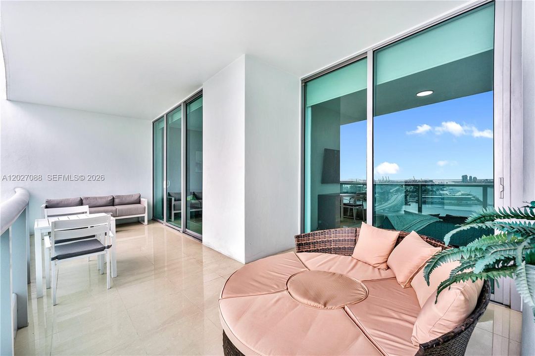 For Rent: $7,200 (3 beds, 3 baths, 1579 Square Feet)