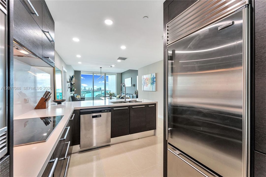 For Rent: $7,200 (3 beds, 3 baths, 1579 Square Feet)