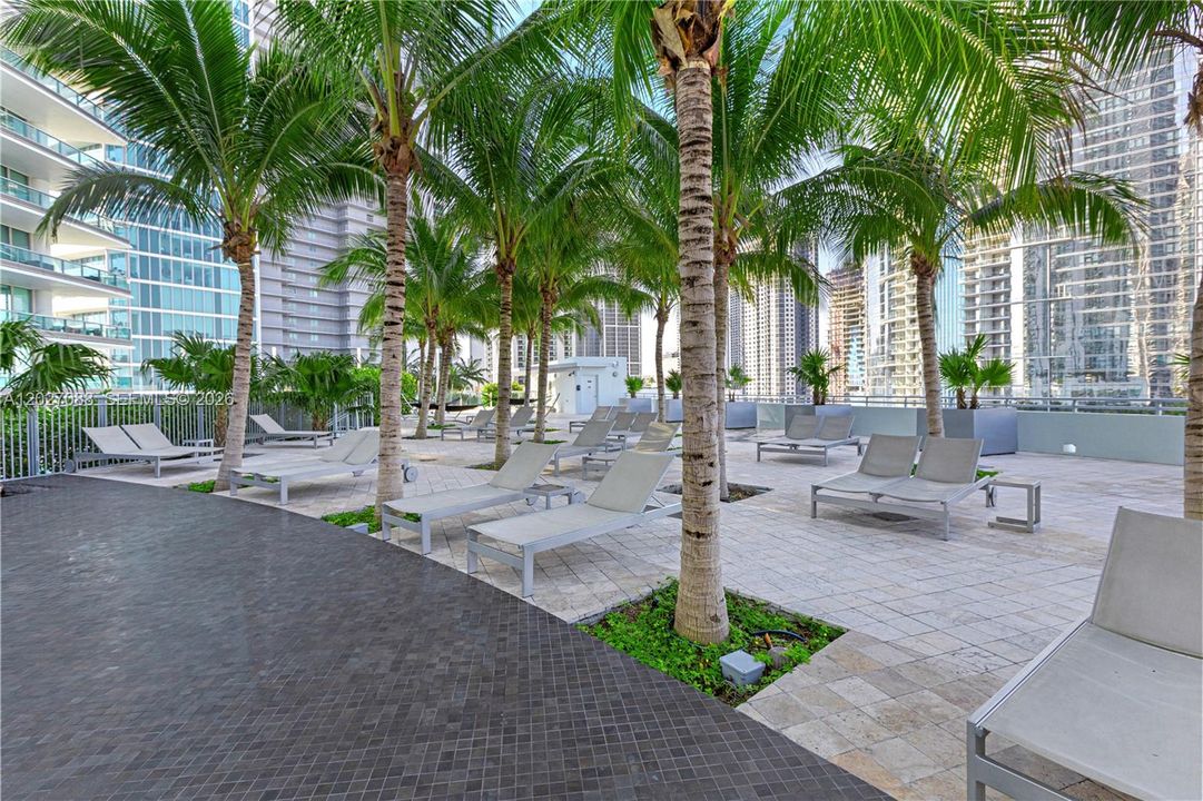 For Rent: $7,200 (3 beds, 3 baths, 1579 Square Feet)