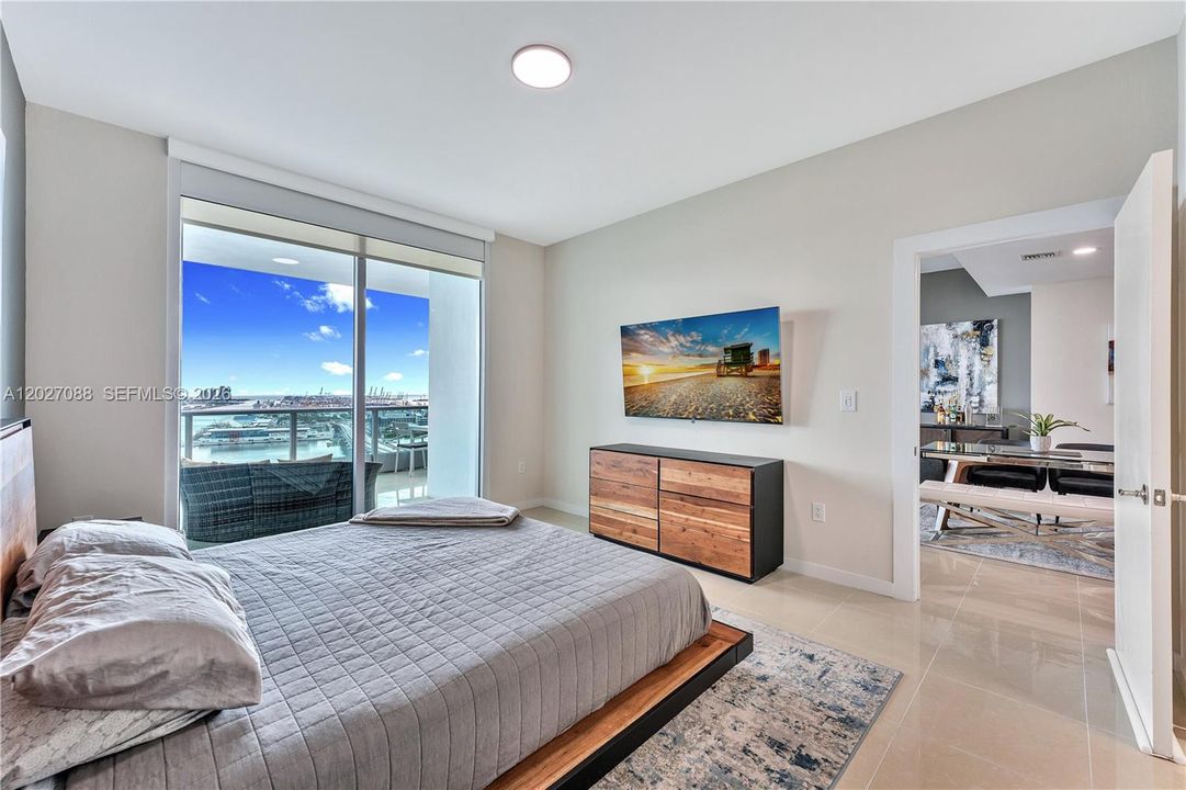 For Rent: $7,200 (3 beds, 3 baths, 1579 Square Feet)