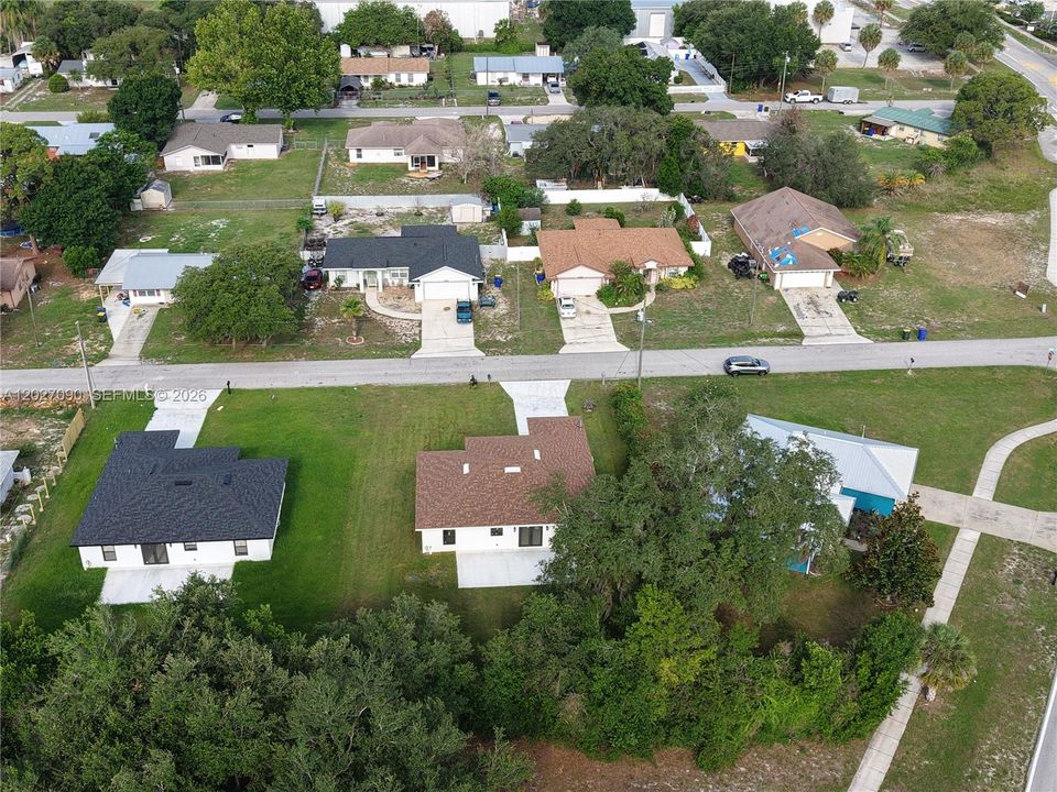 For Sale: $299,000 (3 beds, 2 baths, 1706 Square Feet)