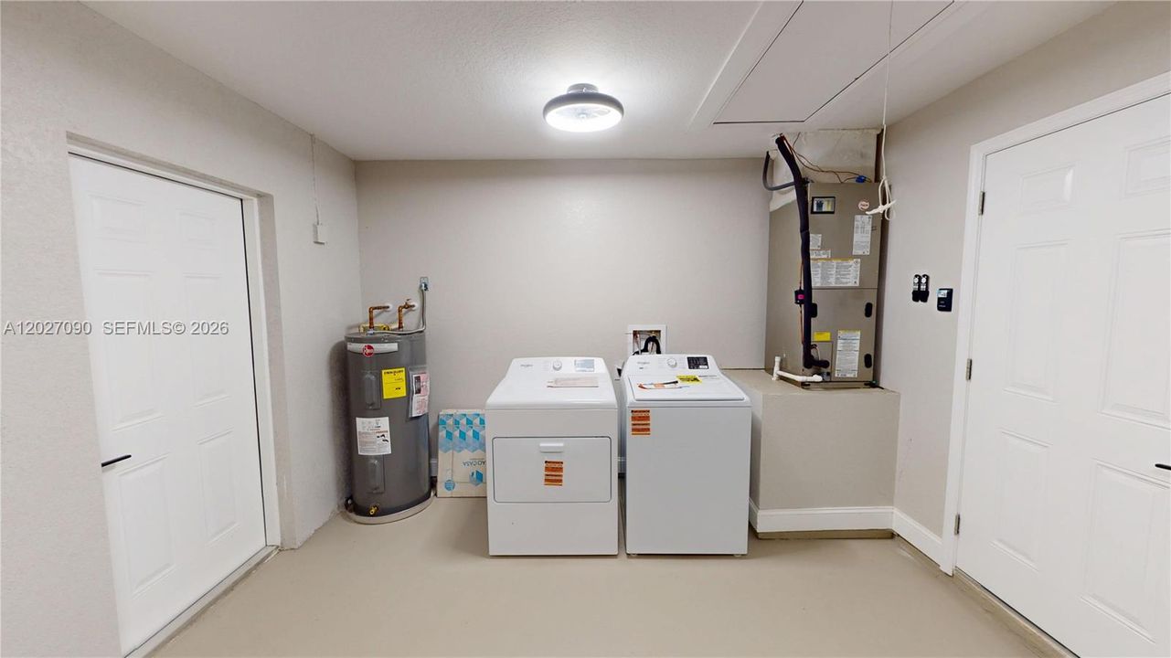 For Sale: $299,000 (3 beds, 2 baths, 1706 Square Feet)