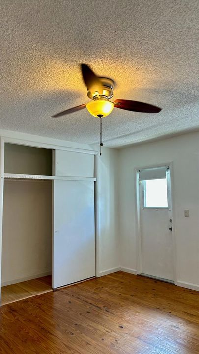 For Sale: $249,000 (1 beds, 1 baths, 675 Square Feet)