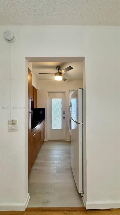 For Sale: $249,000 (1 beds, 1 baths, 675 Square Feet)