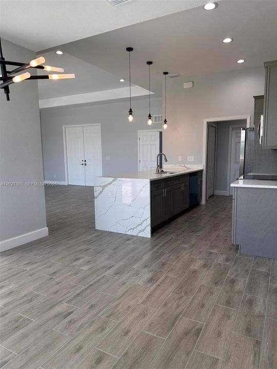 En Venta: $525,000 (4 camas, 2 baños, 0 Pies cuadrados)