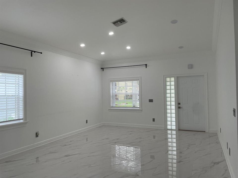Interia Entrance To living room