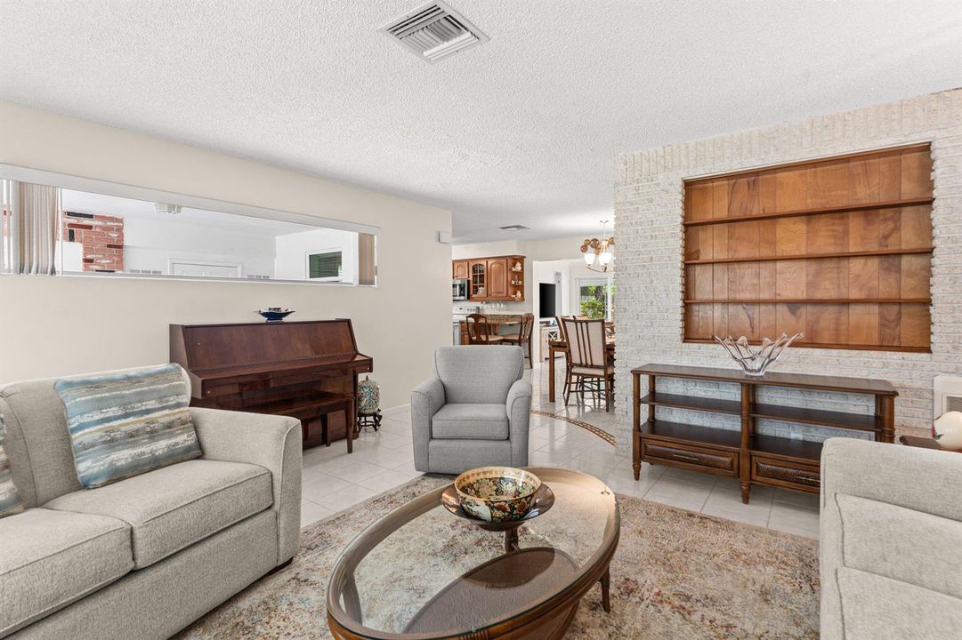 008-245GreenbriarDrive-LakePark-FL-33403