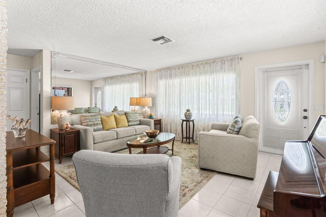 006-245GreenbriarDrive-LakePark-FL-33403