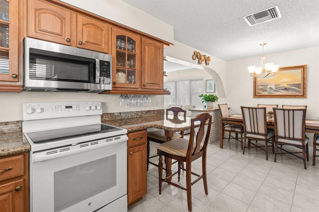 012-245GreenbriarDrive-LakePark-FL-33403