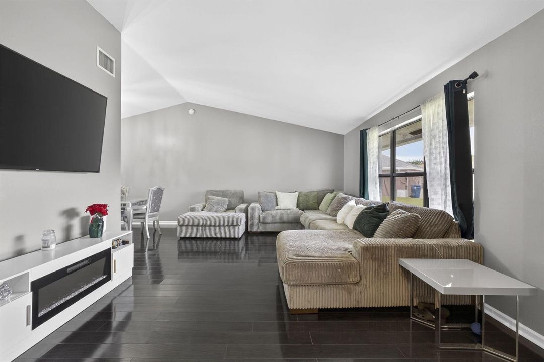 11-web-or-mls-BS1A2366