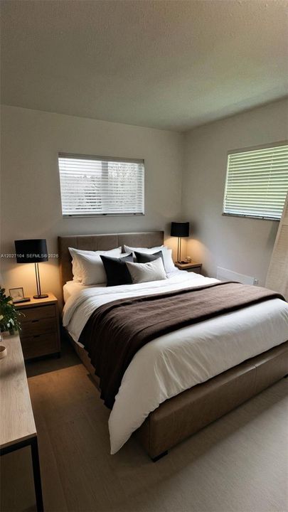 For Sale: $315,900 (2 beds, 1 baths, 1213 Square Feet)