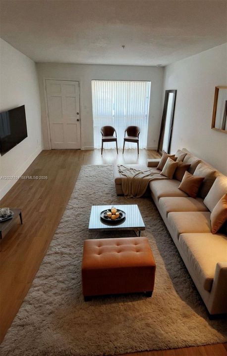 For Sale: $315,900 (2 beds, 1 baths, 1213 Square Feet)