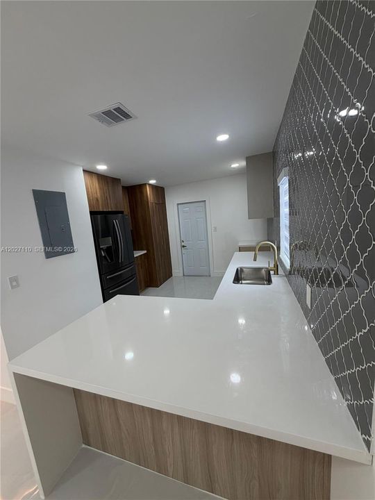 For Sale: $579,999 (3 beds, 3 baths, 1131 Square Feet)