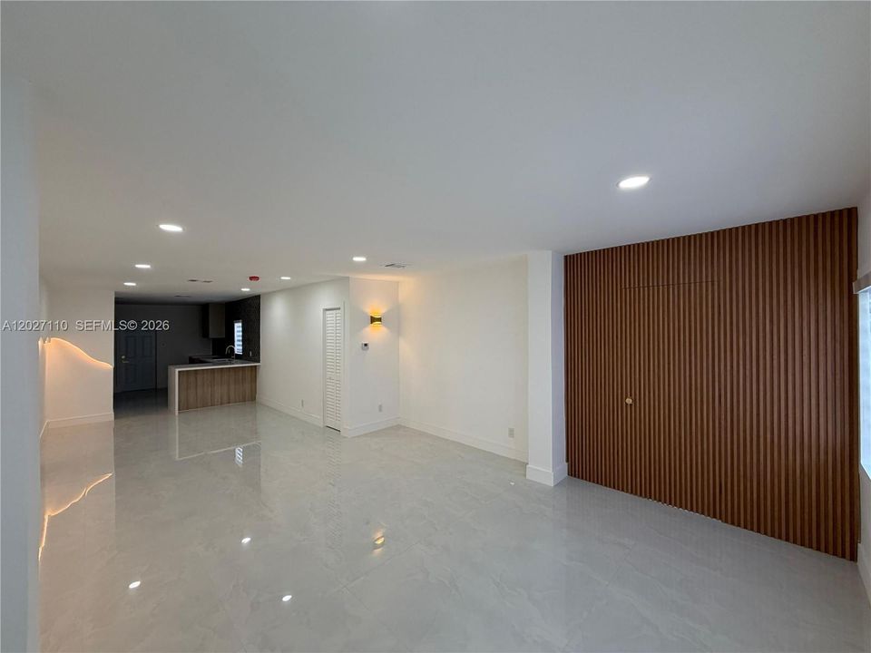 For Sale: $579,999 (3 beds, 3 baths, 1131 Square Feet)